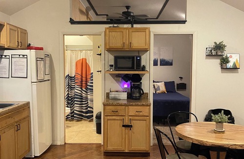Jarvisburg Cottage | Cozy Tiny House -close walk to quaint neighborhood beach!