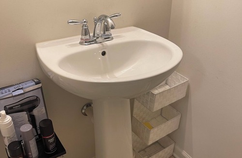 Montpelier House | Cozy townhome with WiFi and AC in charming Beltsville