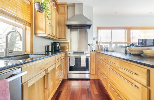 Miller Park House | Cozy Townhouse in the Heart of Capitol Hill