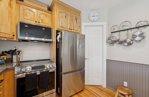 Kamas Cottage | Creekside cutie, 3br 2.5ba, near skiing, sleeps 8