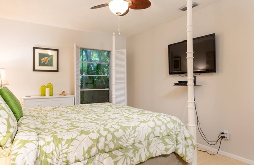 Siesta Key House | Crescent Street 1138 A | Pet Friendly, Pool!