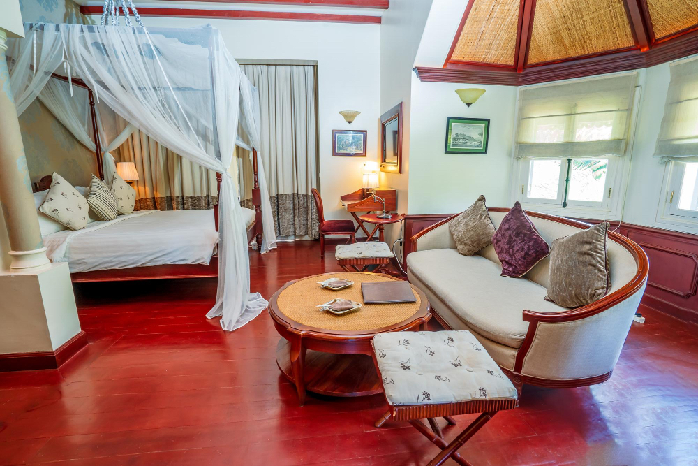 Cuernavaca Apartment | Crestview | Simple Room + Desk