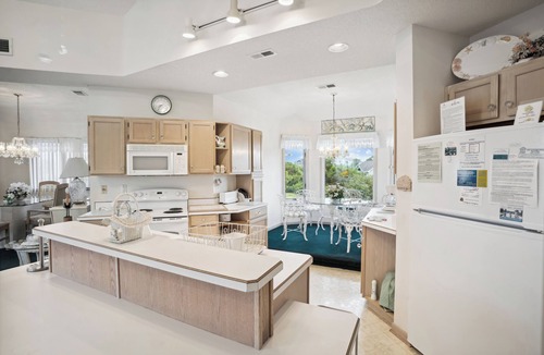 Tuckahoe House | Crystal Sands - Unique 5 BR in Southern Duck with Community Amenities