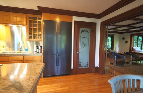 Inglewood-Finn Hill Cabin | Custom Lakeview Lodge - walking distance to Juanita Beach