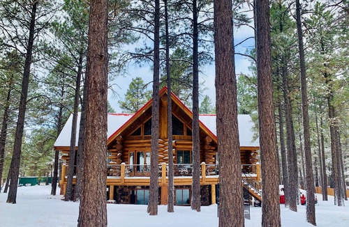 Parks Cabin | Custom Log Cabin in the Pines with all the Amenities & Views