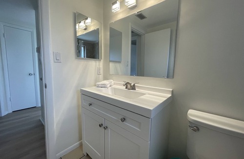 South Gate Ridge House | Cute 2 bedroom home close to it all.