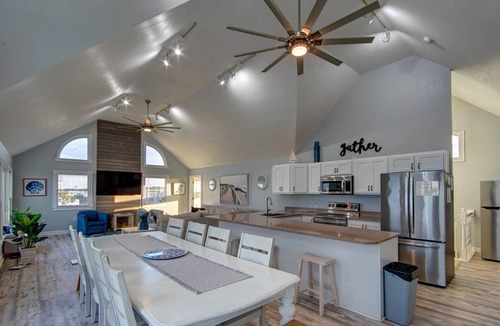 Tuckahoe House | D0133, New Furniture!, Gorgeous, Private Pool, Hot Tub, Pets, Elevator