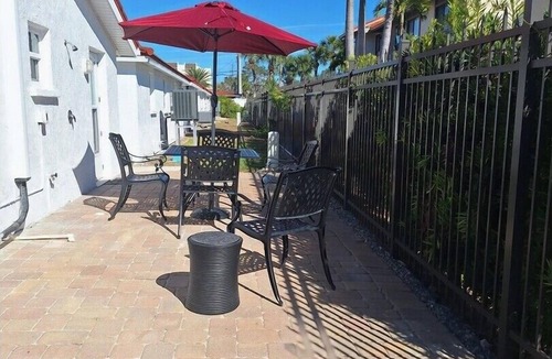 Siesta Key Villa | D05 - Where Flip Flops and Tank Tops Are Formal Wear