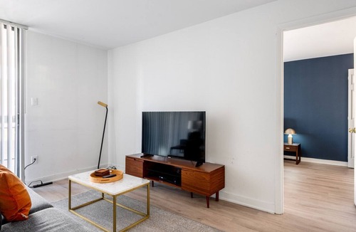 Foggy Bottom Apartment | Dapper Foggy Bottom 1BR w/ W/D + Gym on GW Campus near by Blueground