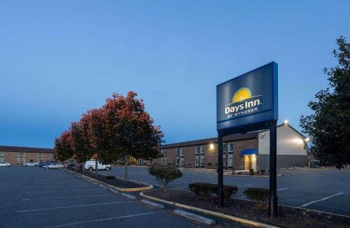 Lakeview Hotel | Days Inn by Wyndham Manassas Battlefield
