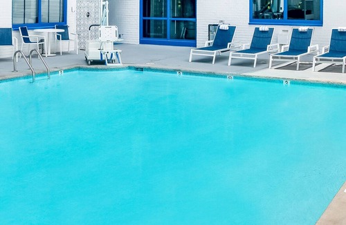 Dupont Circle Hotel | DC Work-Ready Stay with Gym and Wi-Fi Near Embassy Row | 3 Units