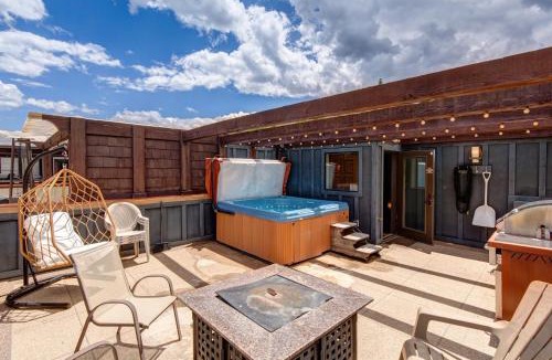 Deer Valley House | Deer Valley Villa - Modern Mountain Living - Private Penthouse Hot Tub - 3 Master Suites