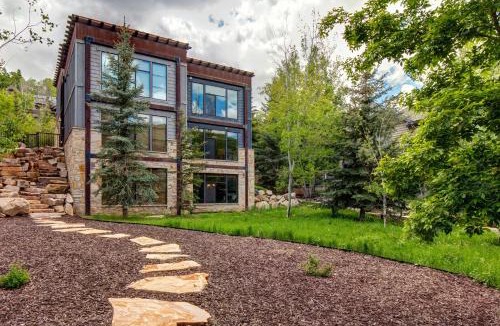 Deer Valley House | Deer Valley Villa - Modern Mountain Living - Private Penthouse Hot Tub - 3 Master Suites
