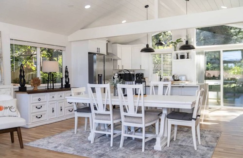 Picnic Point-North Lynnwood House | Delightful Family Home with 3 Bedrooms and Sprawling Backyard