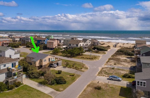 South Nags Head House | Delightful Oceanside Home Steps to Tranquil Beach: Soak up the Sun and Seabreeze