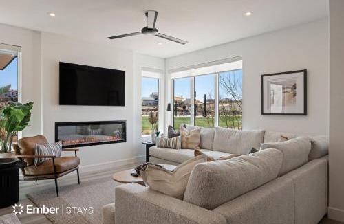 St. George Villa | Desert Dream Villa at Desert Color By Ember Stays