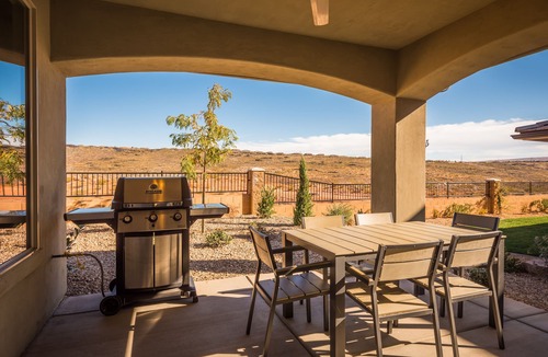 Sienna Hills House | Desert Family Fun! Resort Pool+ 2 Huge Family Rooms, AirHockey, Scooters