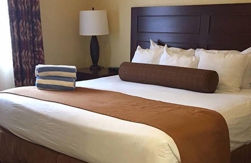 West Sedona Resort | Desert Resort perfect for Hiking Cathedral Rock with access to outdoor pool and hot tub