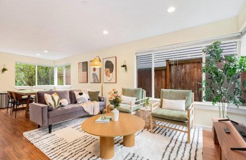 East Queen Anne House | Designated Parking AC Walks to Space Needle DT