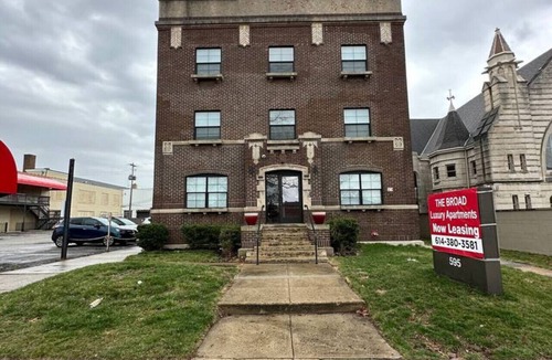 Downtown Columbus Apartment | Designer 1-Bed Haven near Downtown! Pets Welcome!