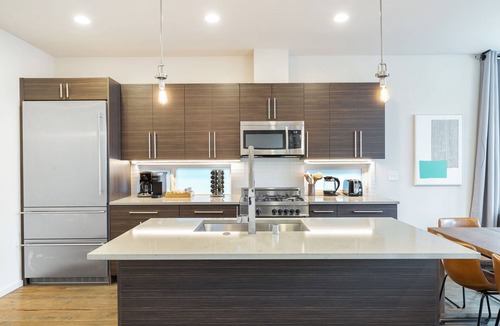 Old Ballard House | Designer 4B2.5B in Ballard sleeps 10