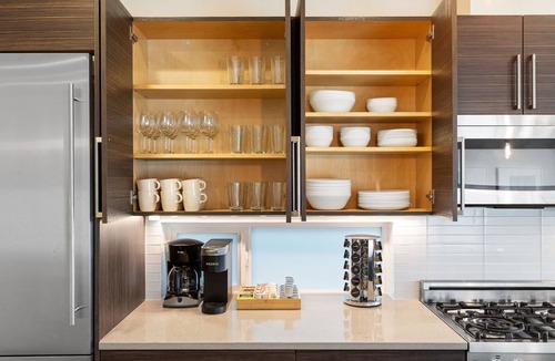 Old Ballard House | Designer 4B2.5B in Ballard sleeps 10