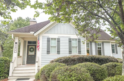 Reynolds Landing Cottage | Designer inspired 4-bedroom cottage inside the Landing at Reynolds