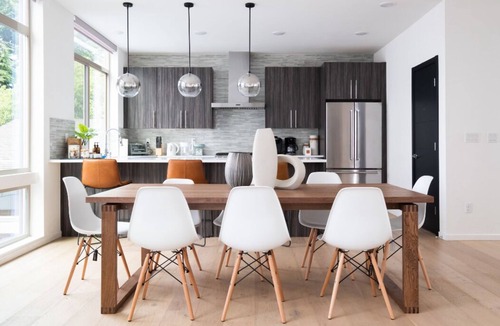 Judkins Park House | Designer Urban Retreat w/Rooftop Deck & Fireplace