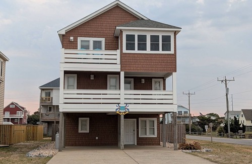 Kill Devil Hills Cottage | Diggin’ It- Beach Road, Private pool & Hot tub