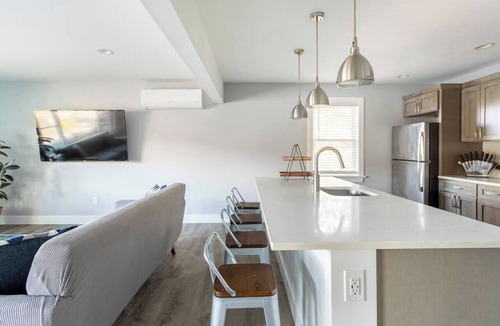 East Lyme Apartment | Direct Lakefront - Stunning Views and Panoramic Sunsets