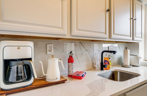 North Capitol Street Condo | Direct Metro Access! Modern Walkable NW DC Condo