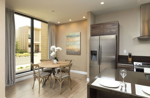Florida Central Atlantic Coast Villa | Disney Area! 4 B/R Spacious Townhouse, Free Parking, Wi-Fi Shared Pool