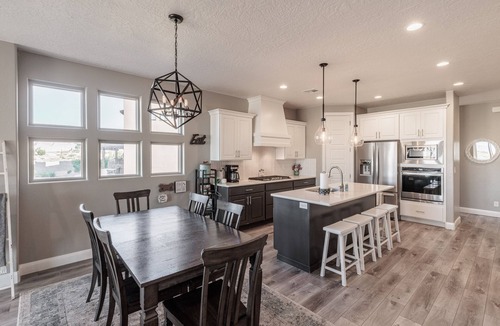 St. George Villa | Dog-Friendly 4BR Sleeps 16 - Red Rock View Deck
