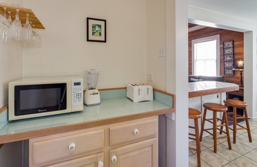 Old Town Cottage | Dog-Friendly Cottage with Private Hot Tub & Garden - Great Downtown Location