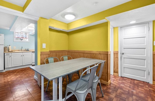 North End House | DOG FRIENDLY & EPIC Location! Walk 2 Blocks to Hyde Park | Cozy Up by the Fireplace!