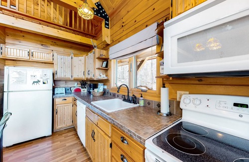 Northeast Somerset House | Dog-friendly lakefront cabin with covered porch & firepit on the shore