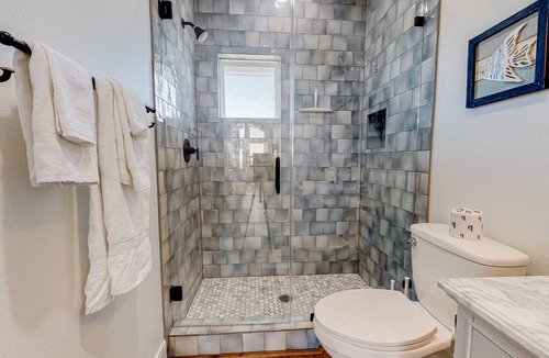 Isla Del Sol House | Dog-friendly, waterfront escape with WiFi, pier, boat launch, central AC, & W/D