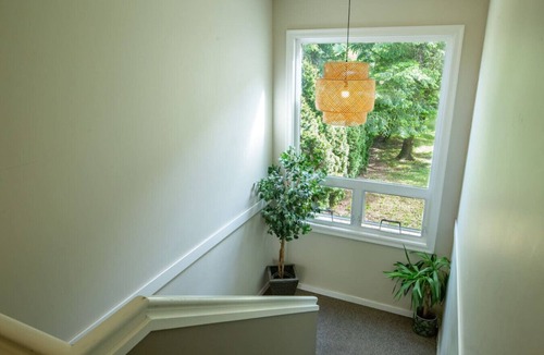 Harrison Hot Springs Apartment | Dogwood Suite | 2 Beds & Walkable to Lake