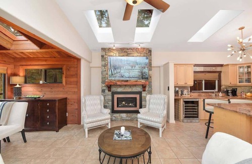Regional District of Nanaimo House | Dolphin House Oceanview Family Getaway