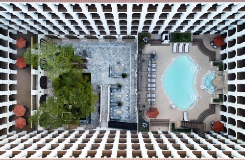 St. Johns Hotel | DoubleTree by Hilton Austin