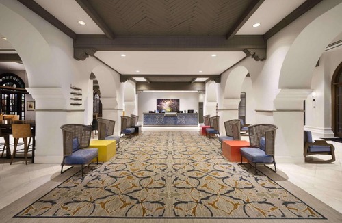 St. Johns Hotel | DoubleTree by Hilton Austin