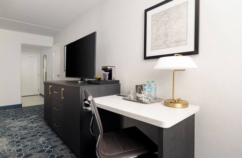Concord Hotel | DoubleTree by Hilton Downtown Concord