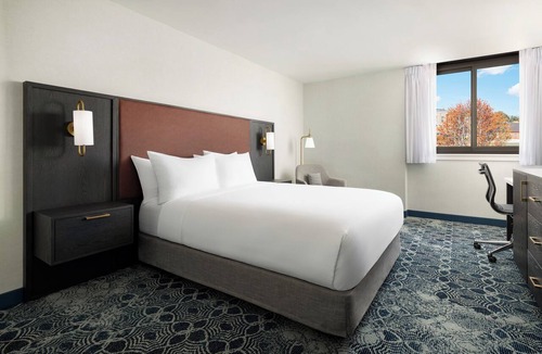 Concord Hotel | DoubleTree by Hilton Downtown Concord