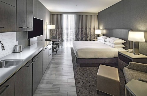 Modesto Hotel | DoubleTree by Hilton Hotel Modesto