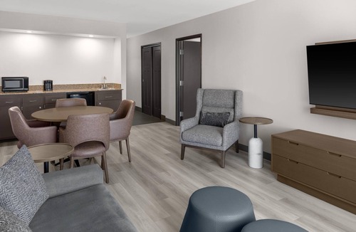 Bentonville - Fayetteville Hotel | DoubleTree by Hilton Springdale
