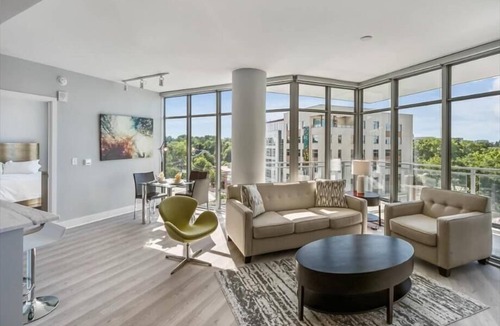 Woodmont Triangle Apartment | Downtown 2BR in Woodmont Triangle | Steps to Metro