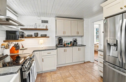 Downtown Cottage | Downtown Beaufort! - Walk to shops and dining - Private cottage - Free parking included