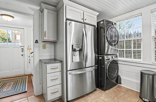 Downtown Cottage | Downtown Beaufort! - Walk to shops and dining - Private cottage - Free parking included