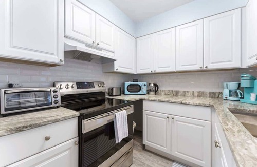 Laurel Park House | Downtown Escape! 1 bedroom Cute Villa in Sarasota!