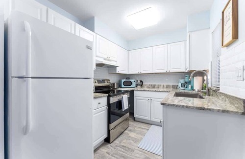 Laurel Park House | Downtown Escape! 1 bedroom Cute Villa in Sarasota!